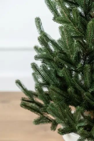 Искусственная елка Венская Европейская литая в горшке 0.7м зеленая (YLVG07MZ)