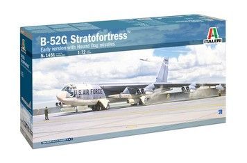 Сборная модель ITALERI Стратегический бомбардировщик B-52G STRATOFORTRESS 1:72 (IT1451)